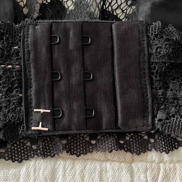 NWOT Victoria’s Secret Lace Strapless Bandeau Bralette in Black - Size Large - Picture 4 of 5